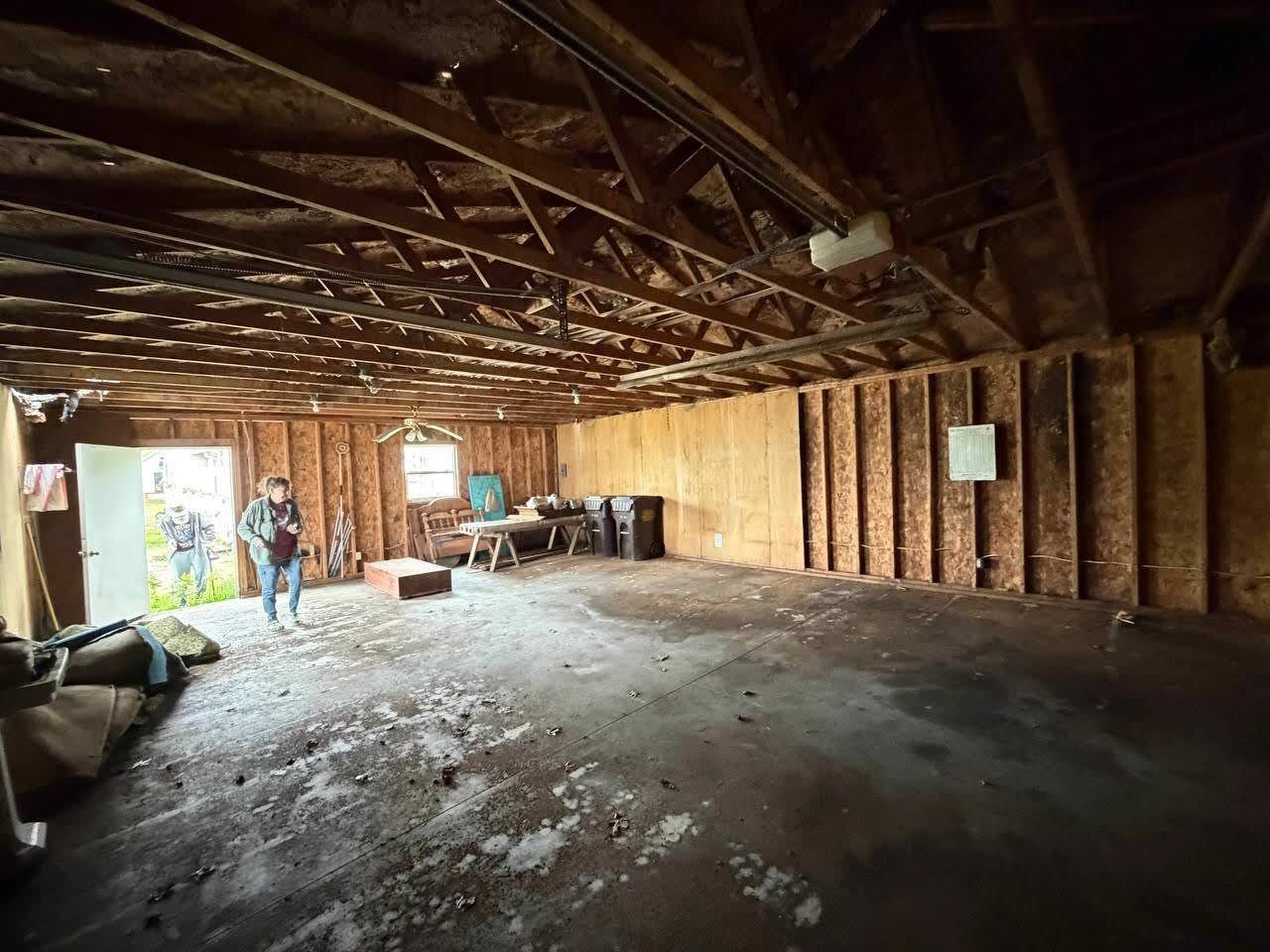 Building Photo - 304 Gilbert St