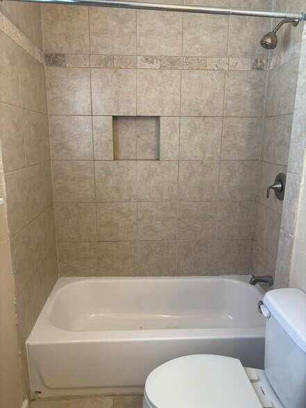 Building Photo - 474 Sweetbriar Dr