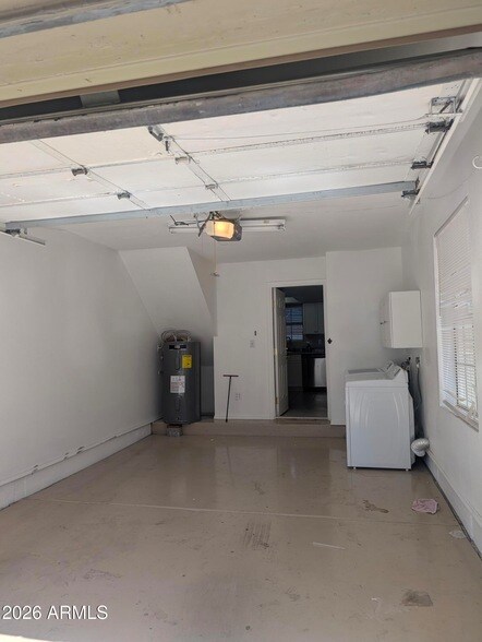 Building Photo - 820 W University Dr