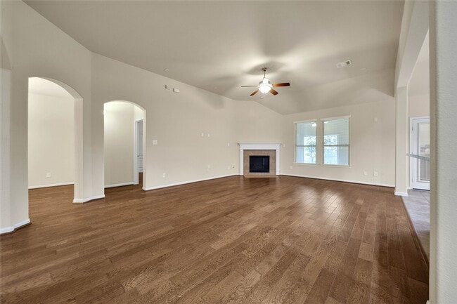 Building Photo - 25208 Forest Ledge Dr