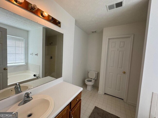 Building Photo - 2282 McKayla Ct