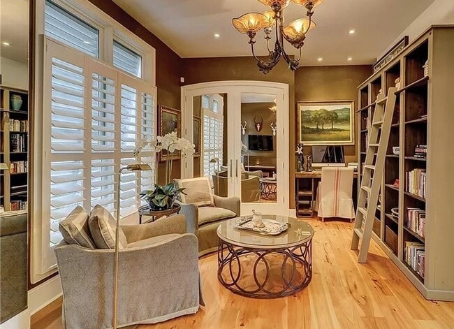 Building Photo - Spectacular Furnished Harbourfront Home in...