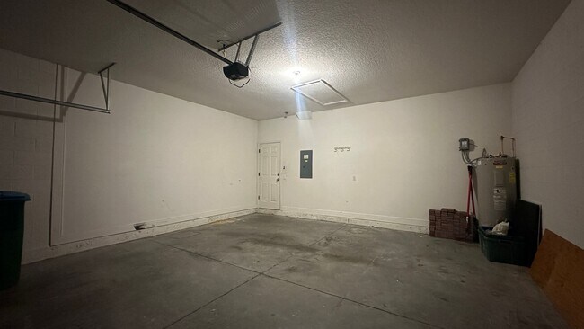 Building Photo - 418 Brentwood Club Cove