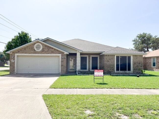 Primary Photo - Available NOW!!!! Open floor plan features...