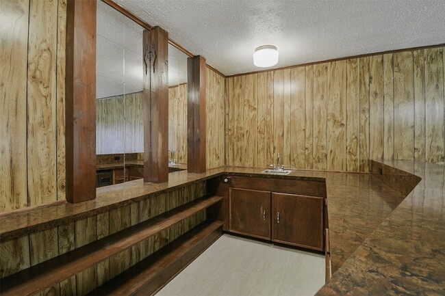 Building Photo - 13915 Roundstone Ln