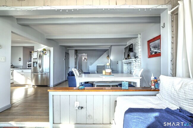 Building Photo - 25 Milford Point Rd