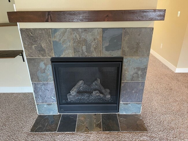 Building Photo - Beautiful 4 Bedroom in a small and exclusive neighborhood