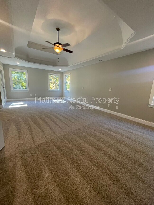 Building Photo - 1305 Smithdale Heights Dr