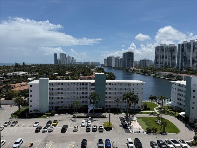 Building Photo - 3161 S Ocean Dr