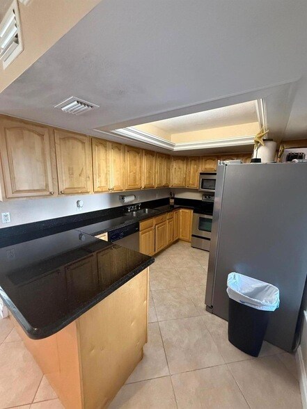 Building Photo - 2400 S Ocean Dr