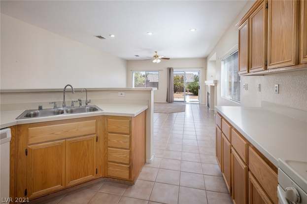Building Photo - 3216 Stratford Hall Ct
