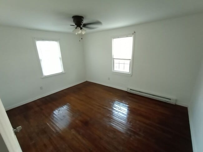 Building Photo - 840 Orville Ave