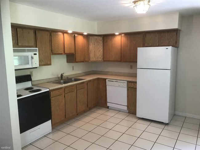 Building Photo - 2 br, 1 bath Apartment - 25 Main St B-2