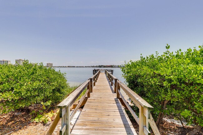 Building Photo - 6158 Palma Del Mar Blvd S
