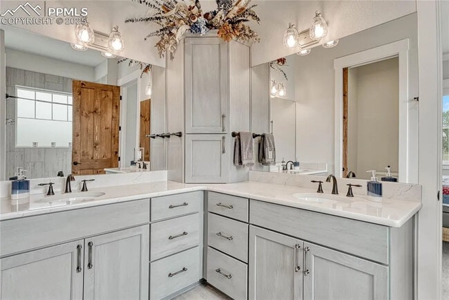 Building Photo - 1183 2nd St