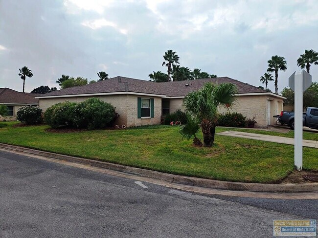 Building Photo - 1 Pinehurst Dr