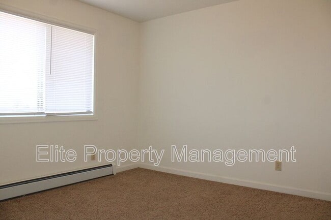 Building Photo - 208 W Palmer Lake Dr