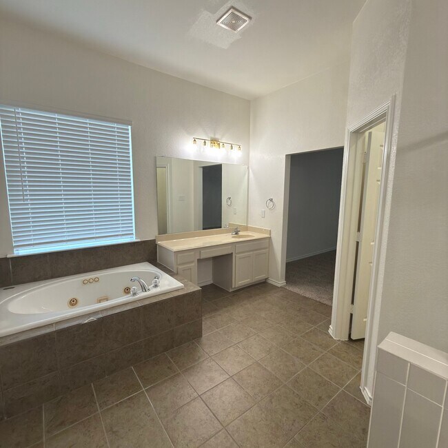 Building Photo - 4761 Avocet Dr
