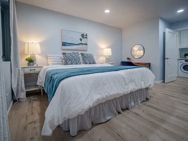 Building Photo - Fully Furnished Minutes from the Beach Newly Remodeled 2 Bedroom Move in Ready!