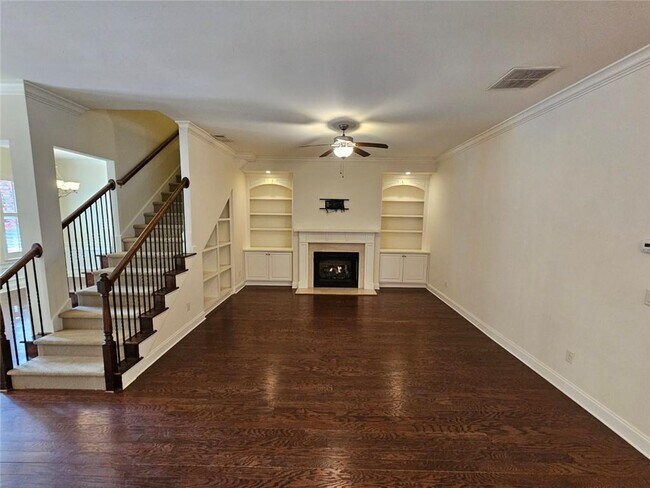 Building Photo - 2104 McFarlin Ln