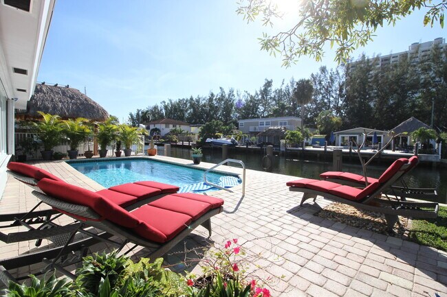 Building Photo - 2548 SE 14th St