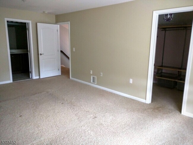 Building Photo - 1503 Meadow Brook Ct