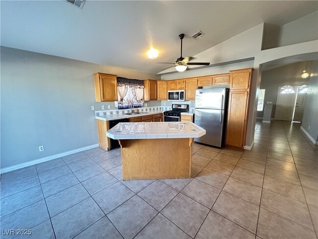 Building Photo - 4426 Cinema Ave