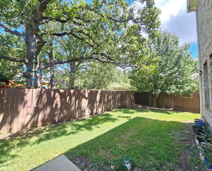 Building Photo - 2652 Salorn Way