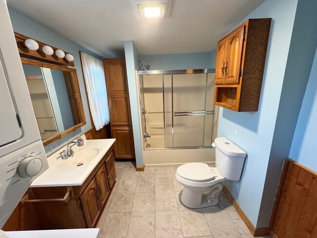 Building Photo - 262 Oak Hill Rd