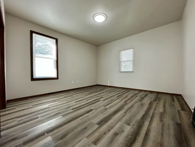 Building Photo - 808 Cherry St