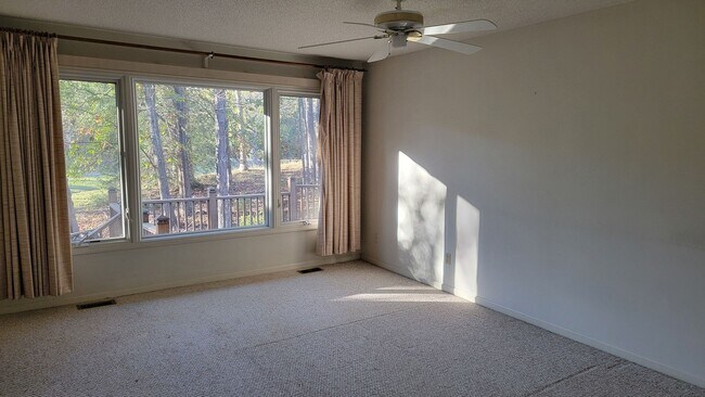 Building Photo - Exclusively Offered by Muse Realty Rentals...