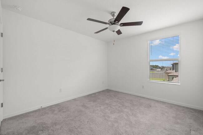 Building Photo - LIKE  NEW Home For Rent in Zephyrhills!