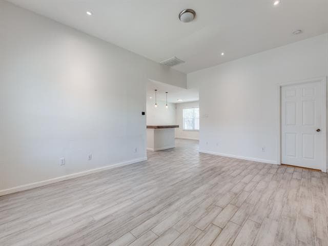 Building Photo - 1951 Bayside St