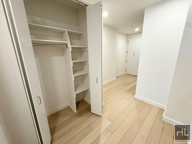 Building Photo - BROAD STREET