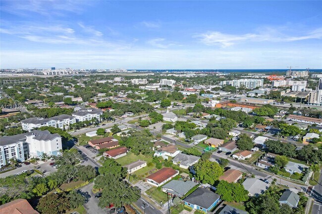 Building Photo - 29 SW 8th Ave