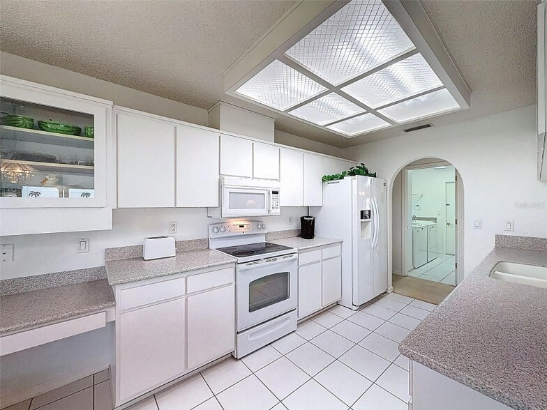 Building Photo - 13610 Glaze Brook Dr