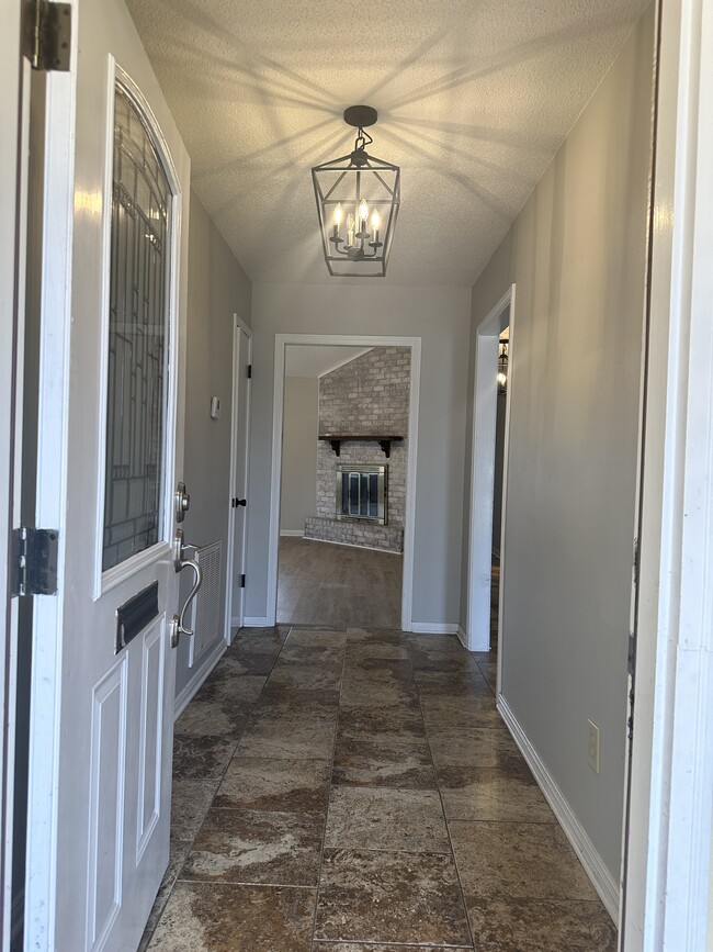 Building Photo - 3250 E Lafourche Ct