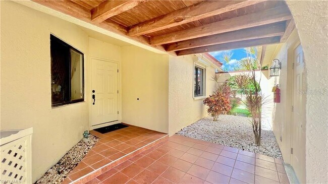 Building Photo - 1640 Atares Dr