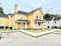 Building Photo - Carpetless 2 BD 1.5 Bath 2 Story Quadplex ...
