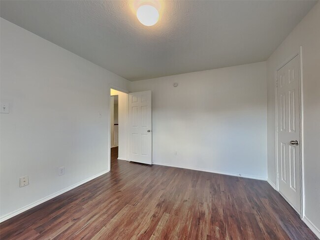 Building Photo - 19715 N Village of Bridgestone Ln