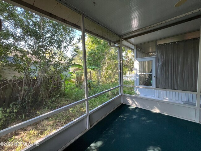 Building Photo - 4022 Laurelwood Dr