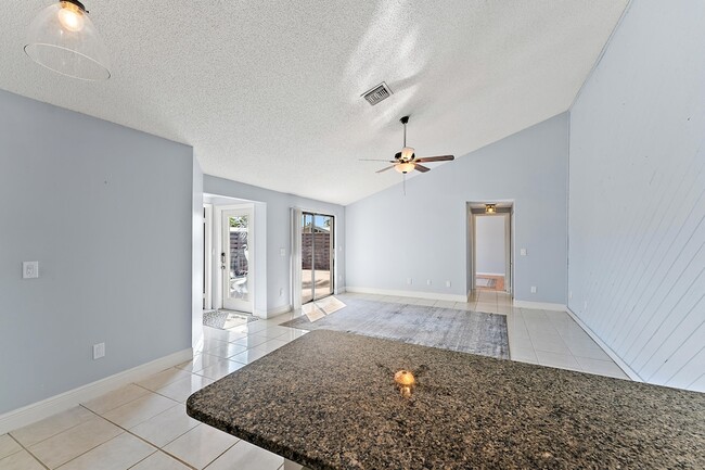 Building Photo - 1801 S US Hwy 1