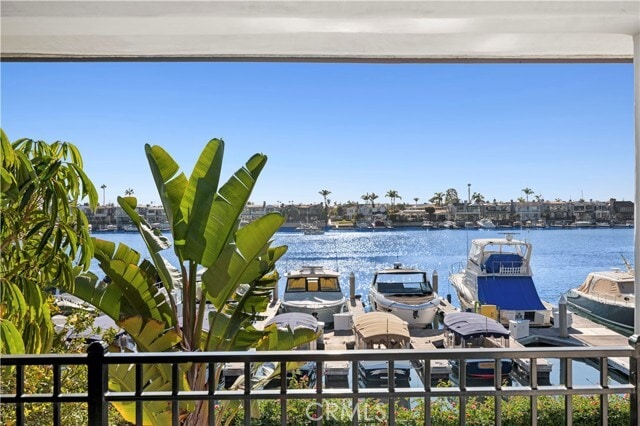 Building Photo - 2572 Bayshore Dr