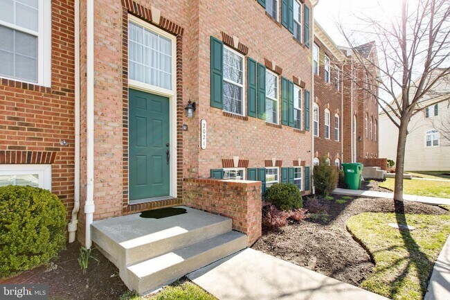 Building Photo - 2021 Crescent Moon Ct
