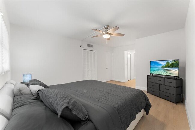 Building Photo - 2650 S Course Dr