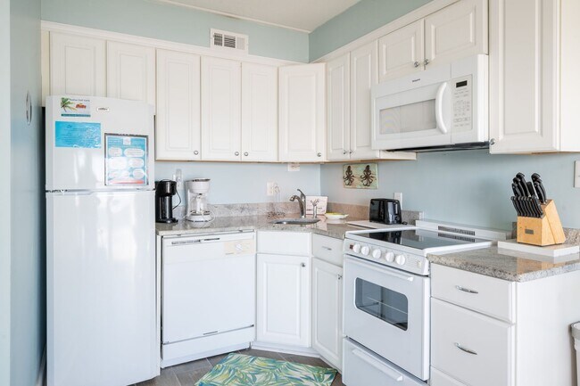 Building Photo - 222 Carolina Beach Ave N