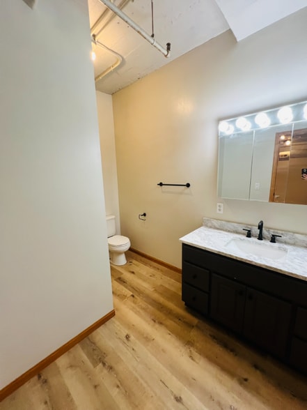 Building Photo - 311 N 8th St