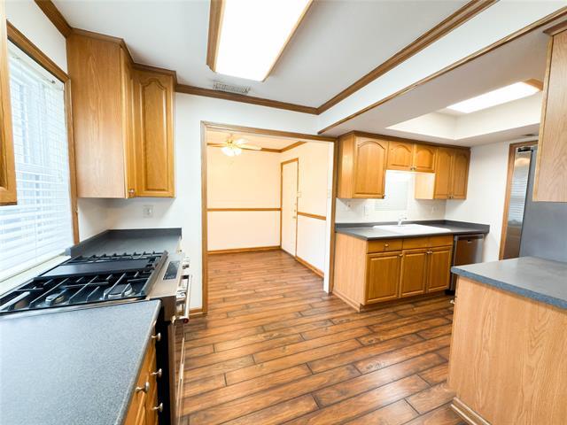 Building Photo - 8636 Strathmore Dr