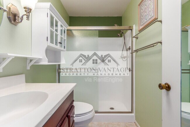 Building Photo - 3345 E University Dr