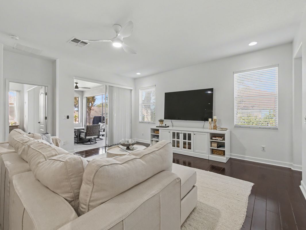 Building Photo - 1098 Harmony Ln